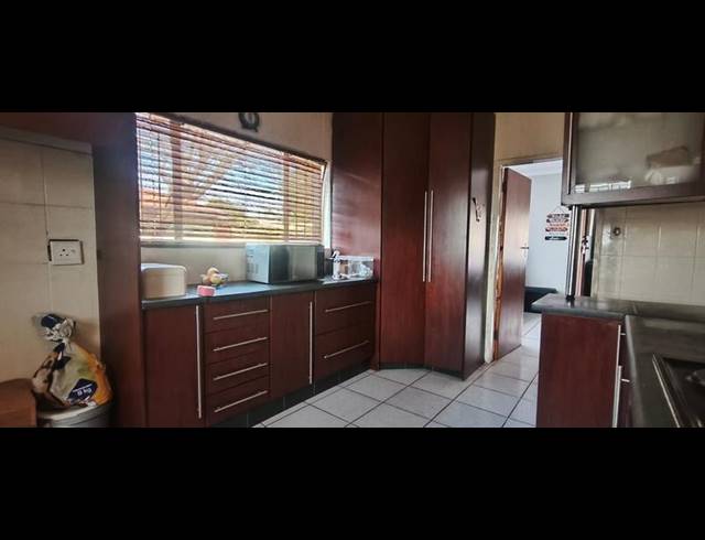 3 BEDROOM HOUSE FOR SALE IN WEST PARK